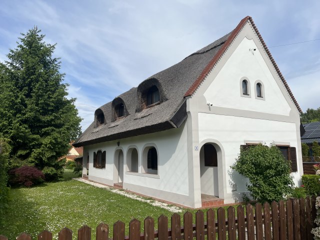 Eladó családi ház, Szigligeten, Balaton utcában 201.596 M Ft