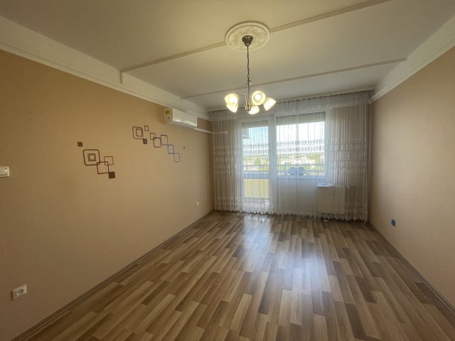 Eladó panellakás, Tiszaújvárosban, Szent István úton 20.9 M Ft
