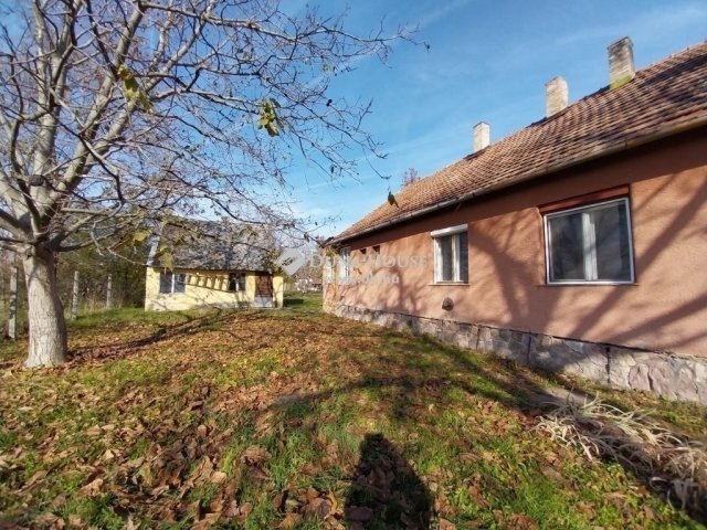 Eladó ikerház, Szegeden 49 M Ft, 2 szobás / költözzbe.hu