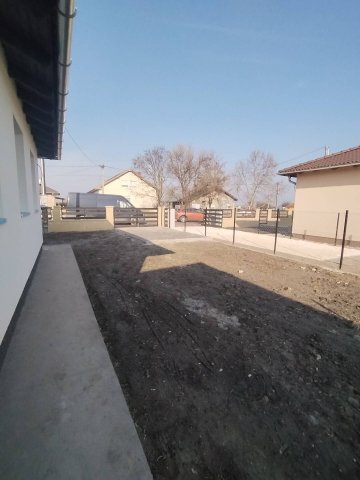 Eladó családi ház, Kiskunlacházán 56.9 M Ft, 4 szobás