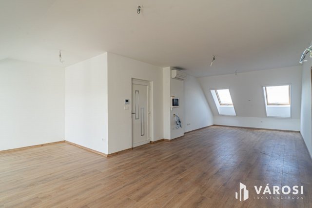 Eladó téglalakás, Szegeden 134.99 M Ft, 4 szobás