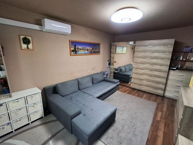 Eladó panellakás, Tatabányán 35.9 M Ft, 1+2 szobás