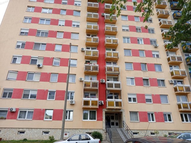 Eladó panellakás, Szolnokon 20.9 M Ft, 1+1 szobás