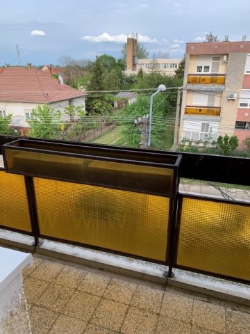 Eladó téglalakás, Szegeden, Barátság utcában 28.9 M Ft