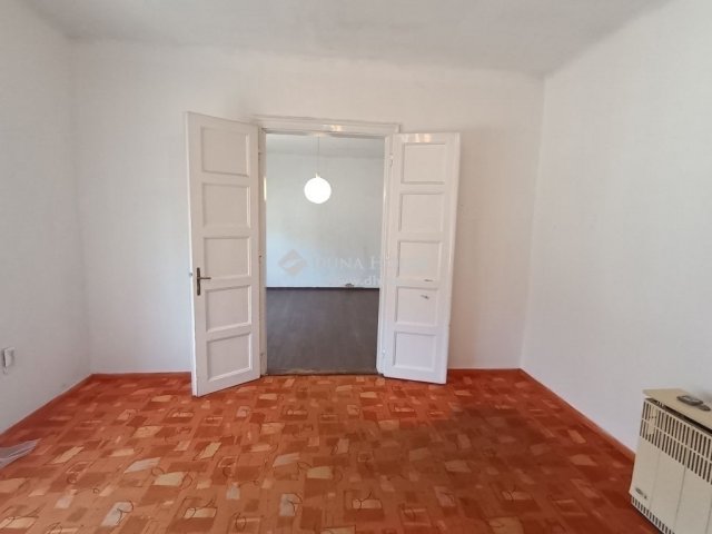 Eladó családi ház, Budapesten, XVIII. kerületben 66.9 M Ft