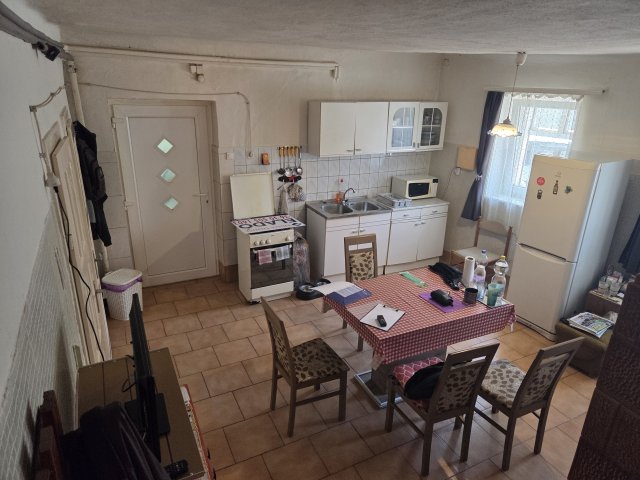 Eladó téglalakás, Kőszegen 25 M Ft, 2 szobás