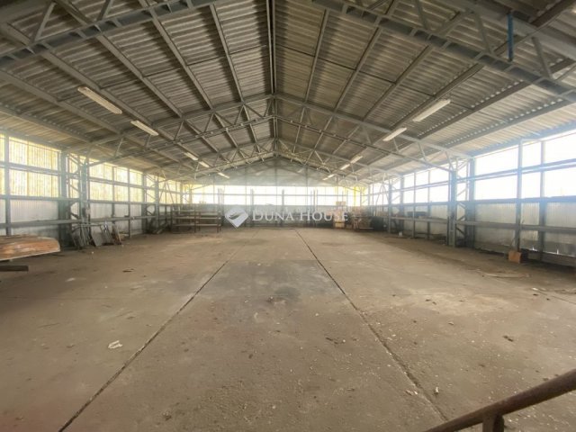 Eladó ipari ingatlan, Kecskeméten 180 M Ft / költözzbe.hu