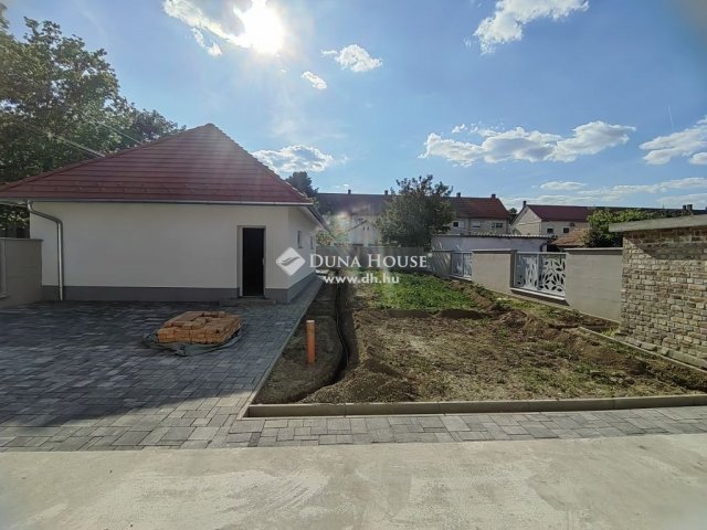 Eladó családi ház, Bonyhádon 98 M Ft, 5 szobás
