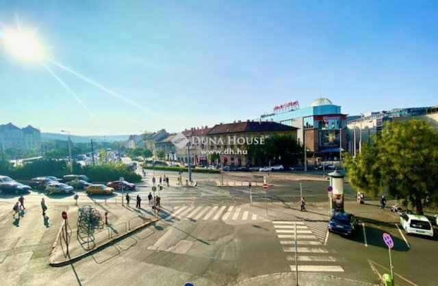 Eladó téglalakás, Budapesten, I. kerületben, Széna téren