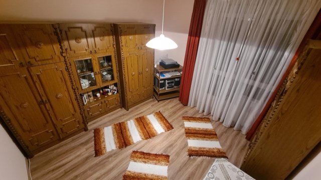 Kiadó panellakás, albérlet, Pécsett 55 E Ft / hó, 3 szobás