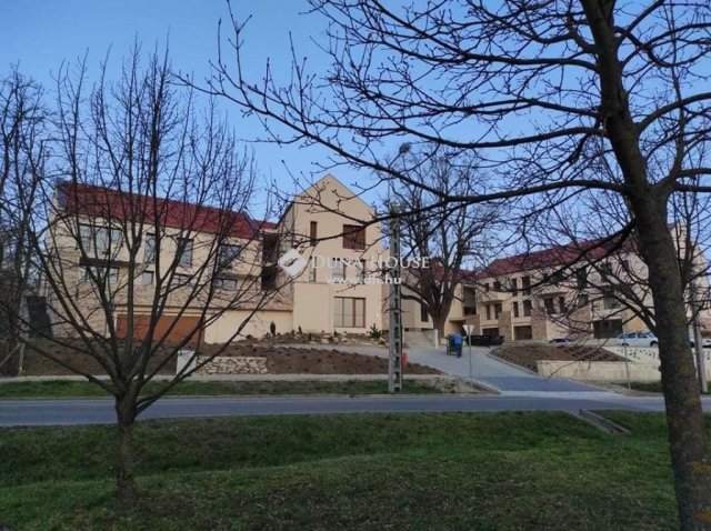 Eladó iroda, Budakalászon 43.5 M Ft / költözzbe.hu