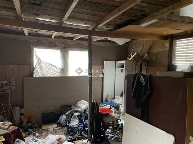 Eladó nyaraló, Gyermelyen 7.2 M Ft, 1 szobás