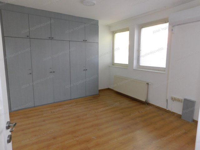 Kiadó iroda, Kecskeméten, Vörösmarty utcában 59 E Ft / hó