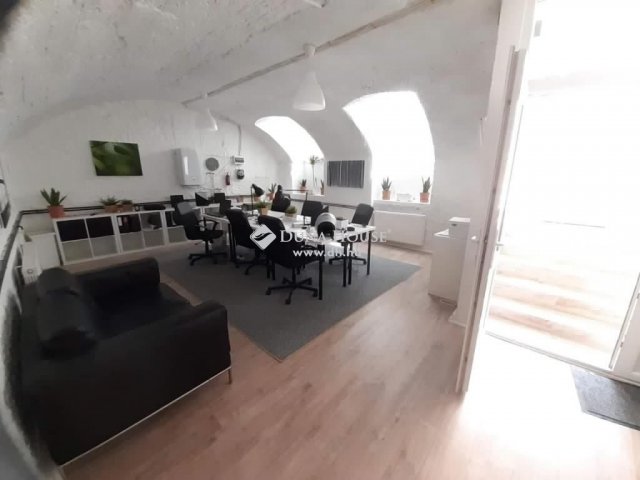 Eladó iroda, Budapesten, V. kerületben 65 M Ft