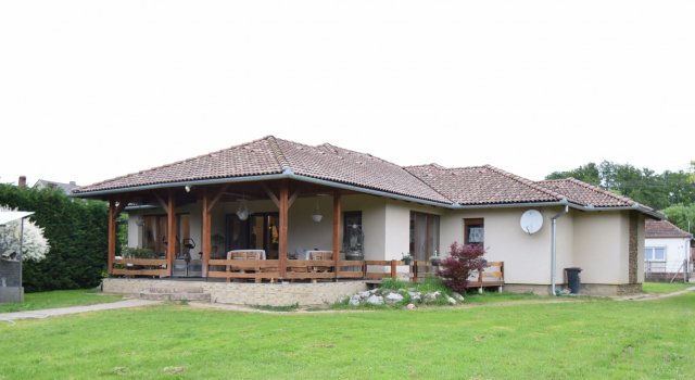 Eladó családi ház, Nagyrécsén 150 M Ft, 4 szobás