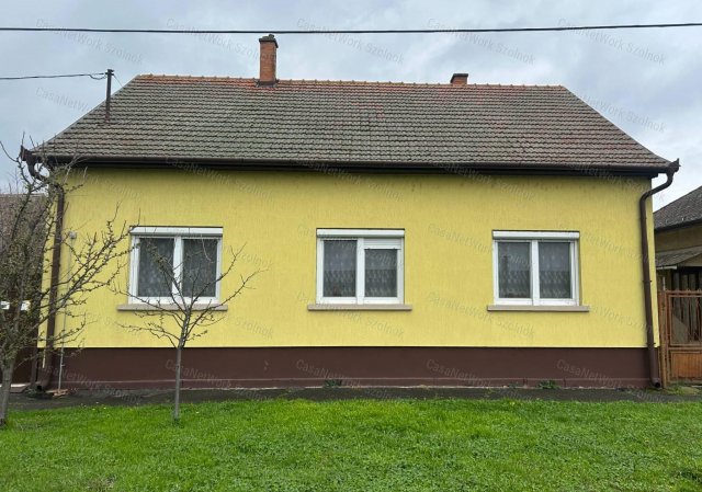 Eladó családi ház, Kunszentmártonban 39.9 M Ft, 3 szobás