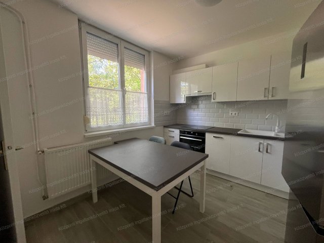 Kiadó téglalakás, albérlet, Tatán 190 E Ft / hó, 2 szobás