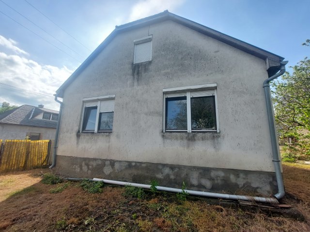 Eladó családi ház, Nagysápon 26.5 M Ft, 3 szobás