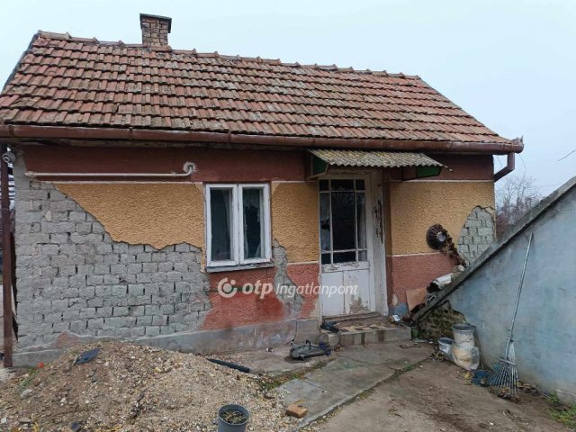 Eladó családi ház, Újfehértón 21.7 M Ft, 1 szobás