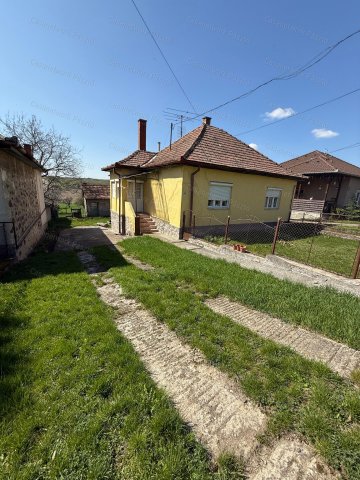 Eladó családi ház, Ecsegen 20 M Ft, 2 szobás
