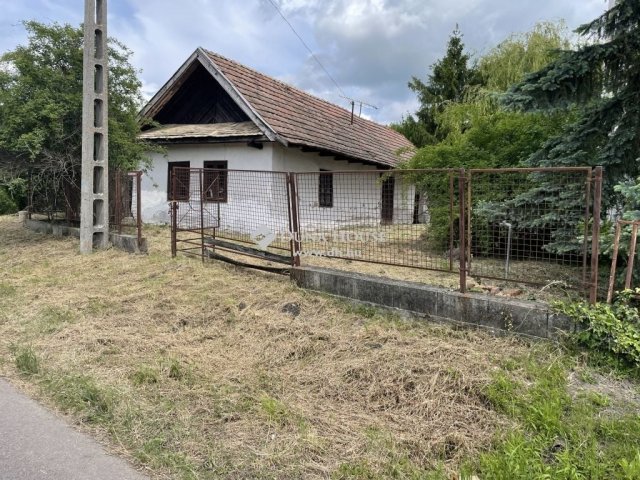 Eladó családi ház, Kisbágyonon 6 M Ft, 2 szobás