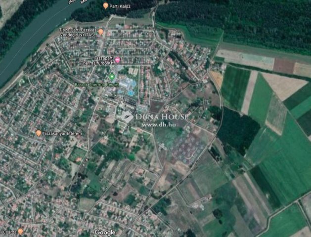 Eladó családi ház, Tiszakécskén 420 M Ft, 1 szobás