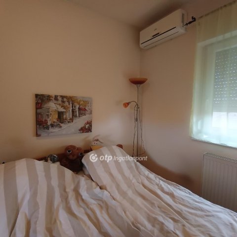 Eladó téglalakás, Vecsésen 75 M Ft, 3+1 szobás