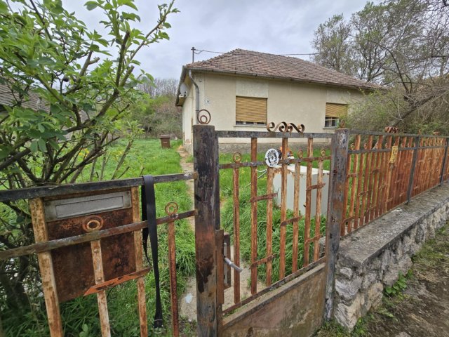 Eladó családi ház, Kétyen 5.6 M Ft, 3 szobás