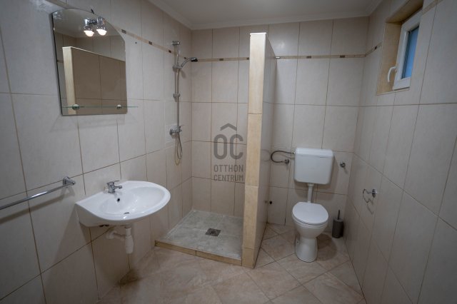 Eladó családi ház, Abonyban 17.9 M Ft, 2 szobás