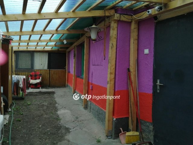 Eladó családi ház, Gyöngyösön 14.88 M Ft, 1+2 szobás