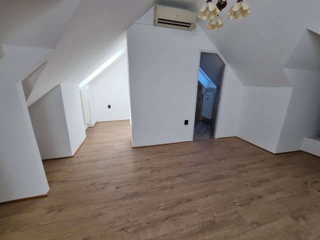 Kiadó sorház, albérlet, Budapesten, II. kerületben, 5+1 szobás