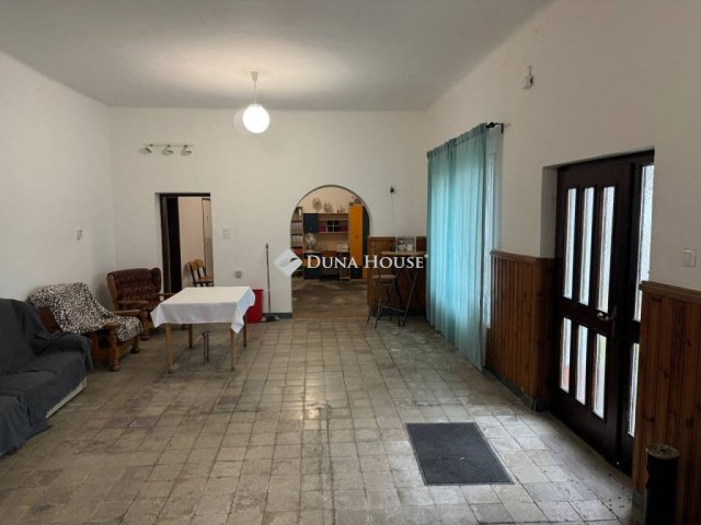 Eladó üzlethelyiség, Beziben 29.5 M Ft / költözzbe.hu