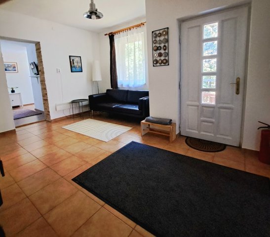 Eladó családi ház, Pilismaróton 54.99 M Ft, 2 szobás