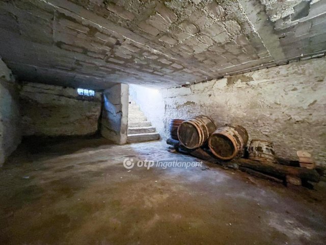 Eladó családi ház, Tápszentmiklóson 19.9 M Ft, 2 szobás