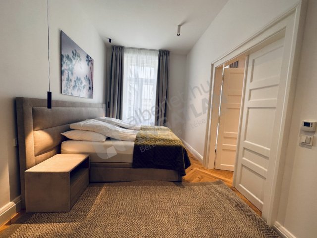 Kiadó téglalakás, albérlet, Budapesten, V. kerületben, 2 szobás