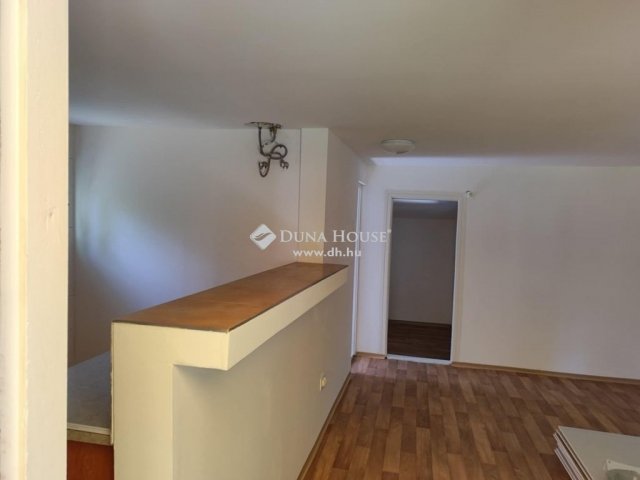 Eladó családi ház, Szigetmonostorban 61.9 M Ft, 3 szobás