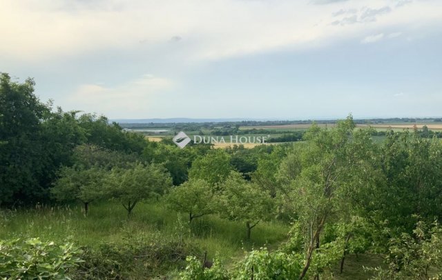 Eladó nyaraló, Siófokon 18 M Ft, 2 szobás / költözzbe.hu