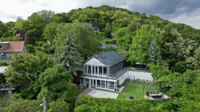 Eladó családi ház, Szentendrén 157.9 M Ft, 3 szobás