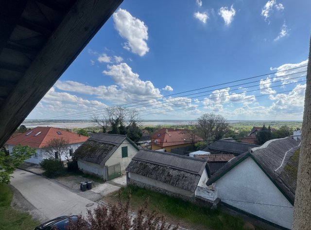 Eladó családi ház, Sukorón 69.9 M Ft, 4 szobás