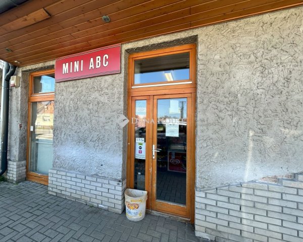 Eladó üzlethelyiség, Mosonmagyaróváron 21.99 M Ft