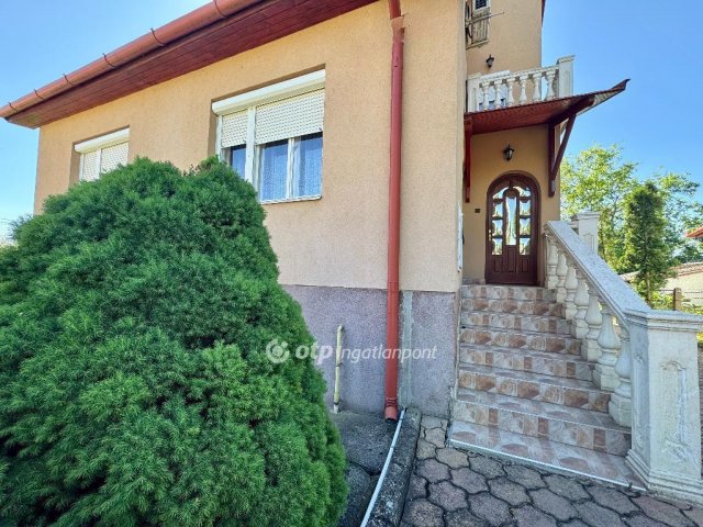 Eladó családi ház, Debrecenben 99 M Ft, 4 szobás