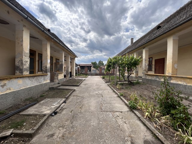 Eladó családi ház, Vaskúton 9.5 M Ft, 5 szobás