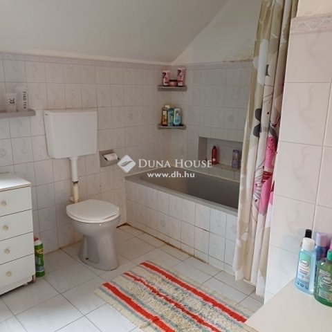 Eladó ikerház, Pécsett 69 M Ft, 4 szobás / költözzbe.hu