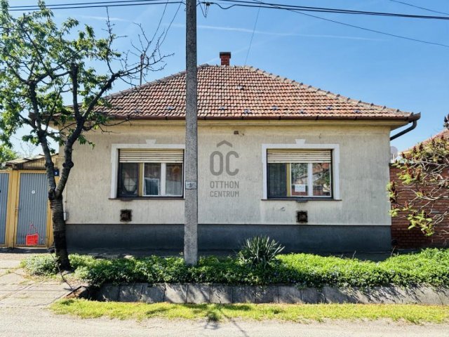 Eladó családi ház, Cegléden 43 M Ft, 3 szobás