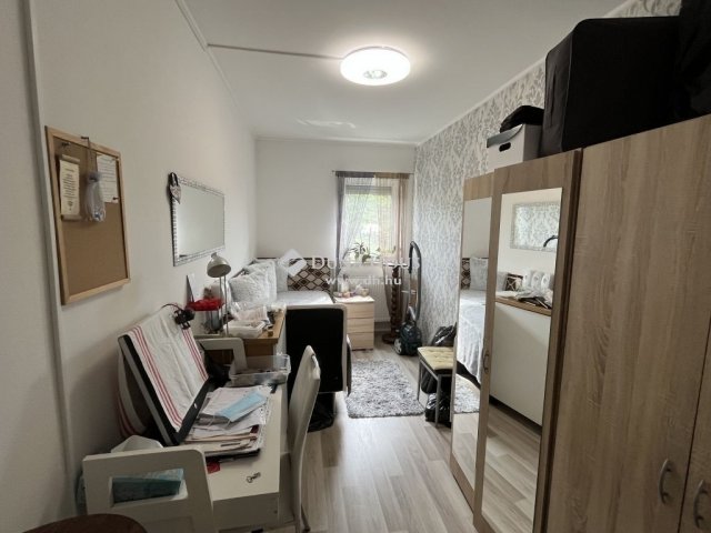 Eladó családi ház, Budaörsön 89.9 M Ft, 4 szobás