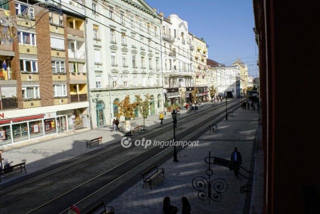 Eladó téglalakás, Miskolcon, Városház téren 41 M Ft, 1 szobás