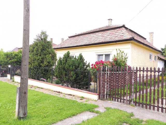 Eladó családi ház, Göncön 45 M Ft, 3 szobás