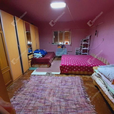 Eladó családi ház, Cserkeszőlőn 14 M Ft, 2 szobás