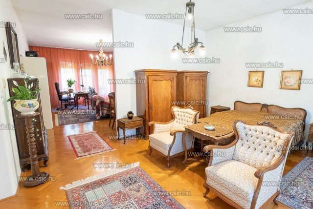 Eladó családi ház, Budapesten, III. kerületben 240 M Ft