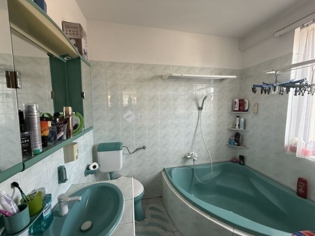 Eladó családi ház, Budapesten, XX. kerületben 150 M Ft, 8 szobás
